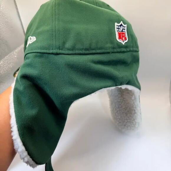 New Era 59FIFTY Green Bay Packers NFL Fitted Hat Cap Sz 7 1/4 Green Ear Flaps - Picture 4 of 6